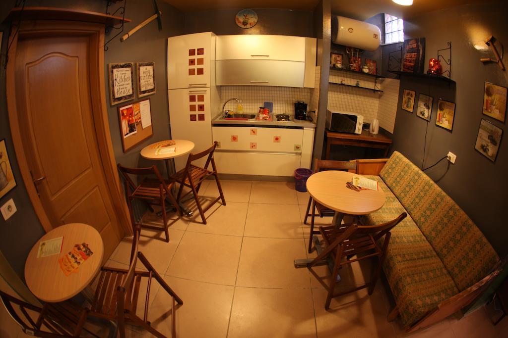 Hostal Propaganda Tirana